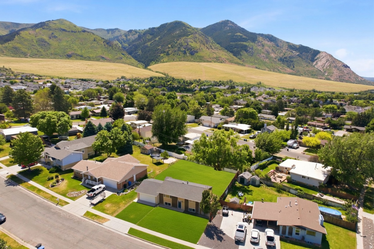 NORTHRIDGE - Residential
