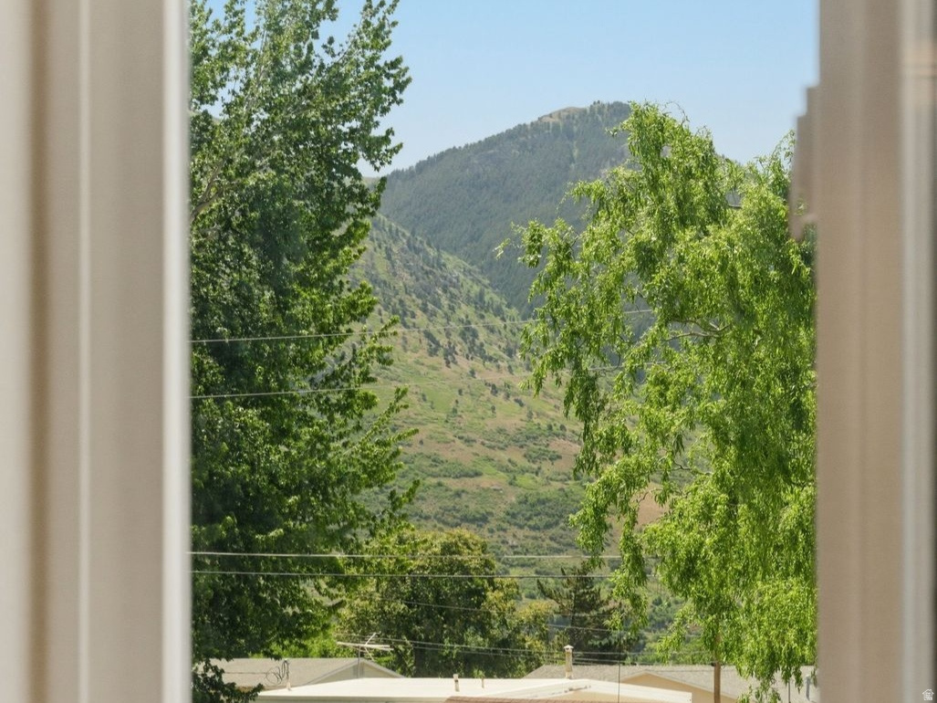 NORTHRIDGE - Residential