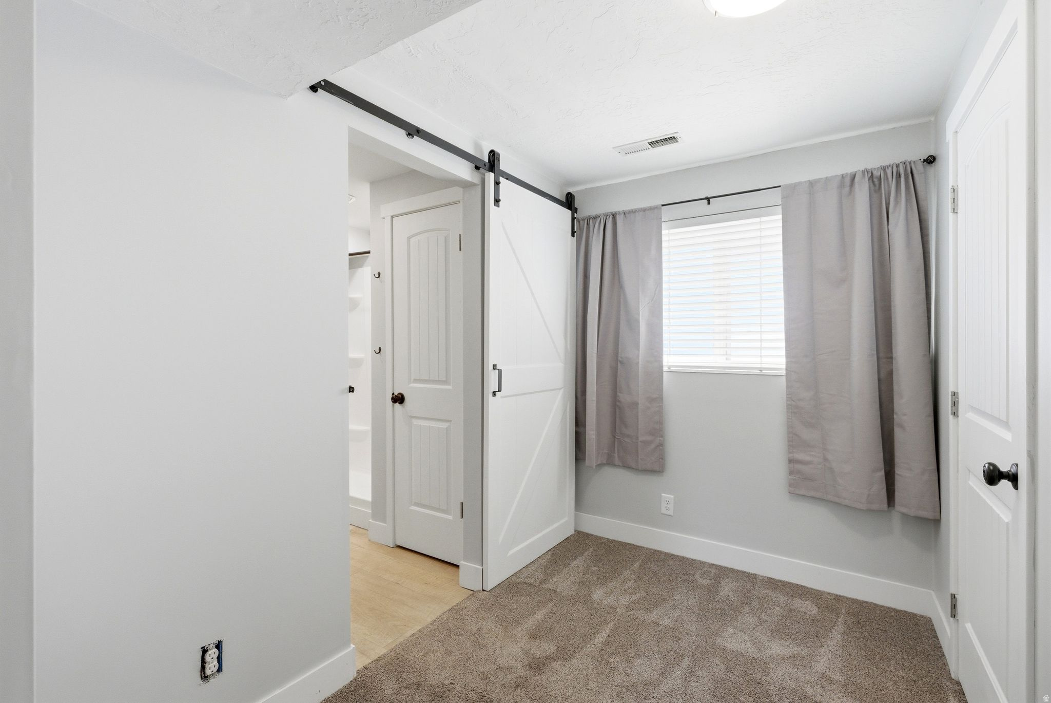 NORTHRIDGE - Residential