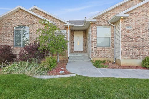 Tiny photo for 1333 N 1590 W, Clinton, UT 84015 (MLS # 2152933)