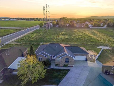 Tiny photo for 1333 N 1590 W, Clinton, UT 84015 (MLS # 2152933)
