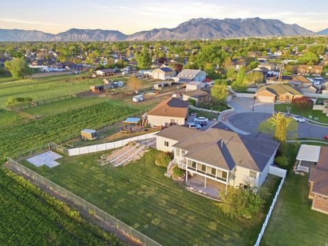 Tiny photo for 1333 N 1590 W, Clinton, UT 84015 (MLS # 2152933)