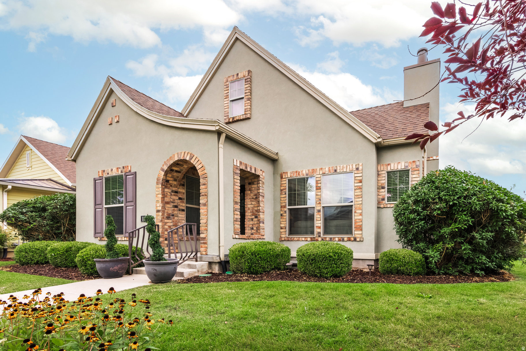 DAYBREAK GARDEN PARK - Residential