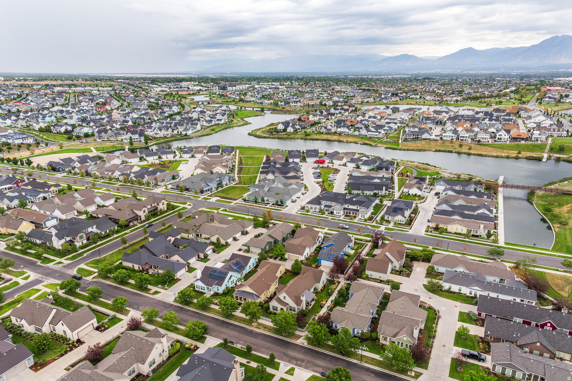 DAYBREAK GARDEN PARK - Residential