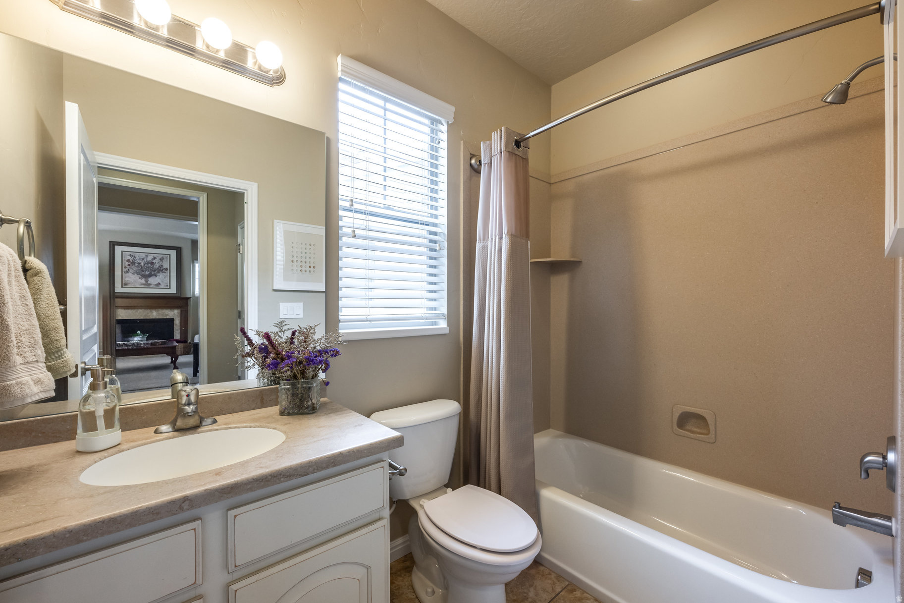 DAYBREAK GARDEN PARK - Residential