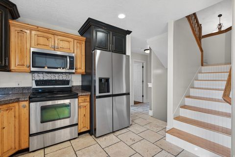 Tiny photo for 42 E 400 N, Santaquin, UT 84655 (MLS # 2135873)
