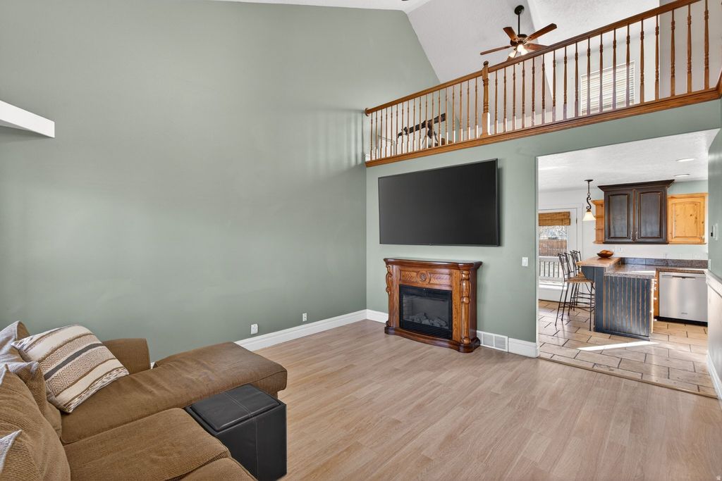 Photo of 42 E 400 N, Santaquin, UT 84655 (MLS # 2135873)