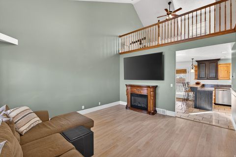 Tiny photo for 42 E 400 N, Santaquin, UT 84655 (MLS # 2135873)