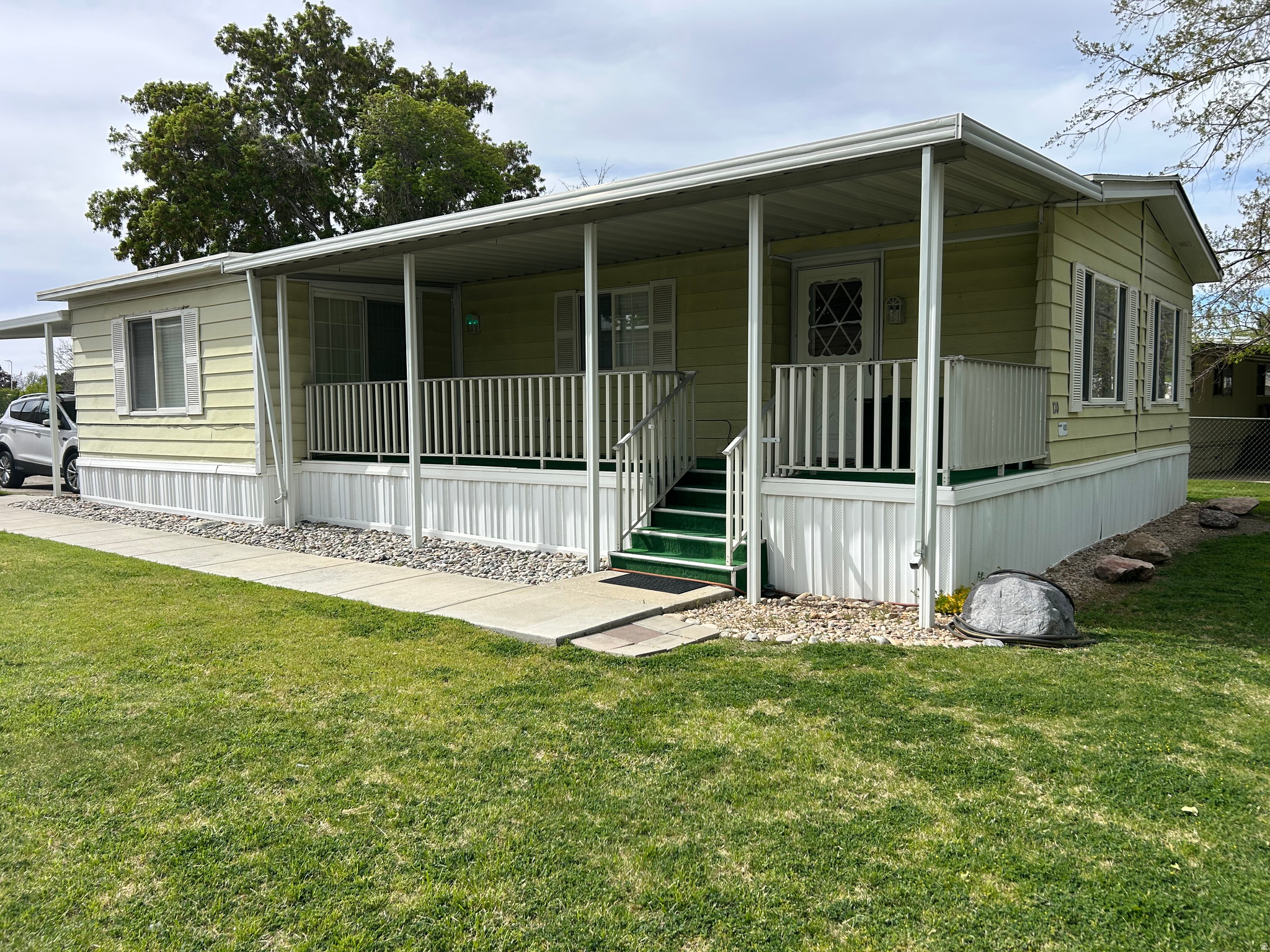 RIVERSIDE VILLAGE - Residential
