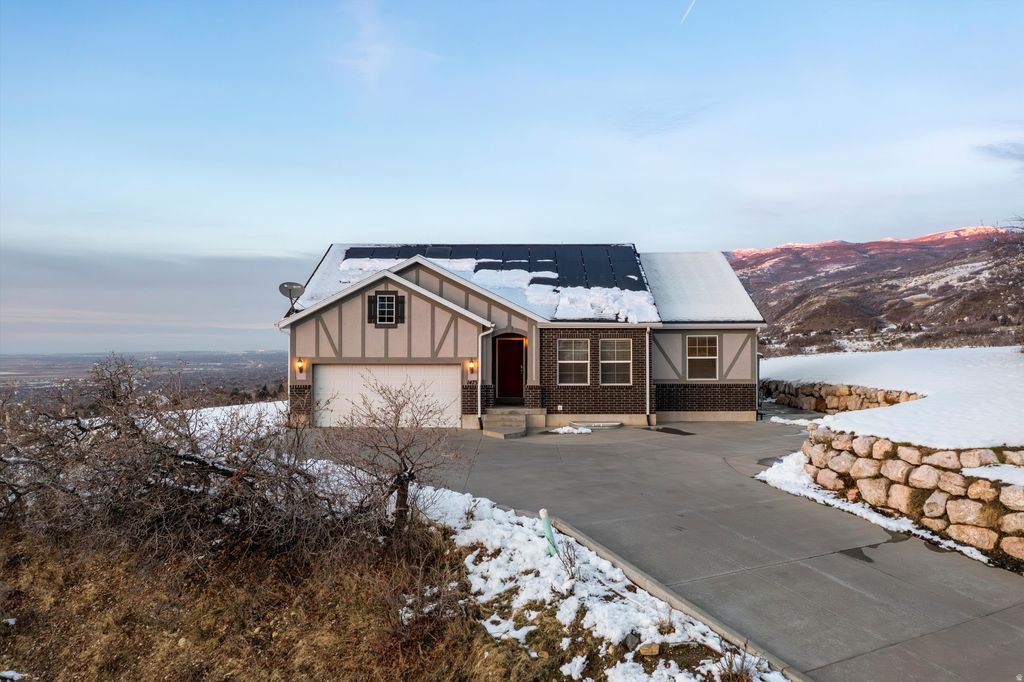 Photo of 1475 MUELLER RD, Bountiful, UT 84010 (MLS # 2125170)