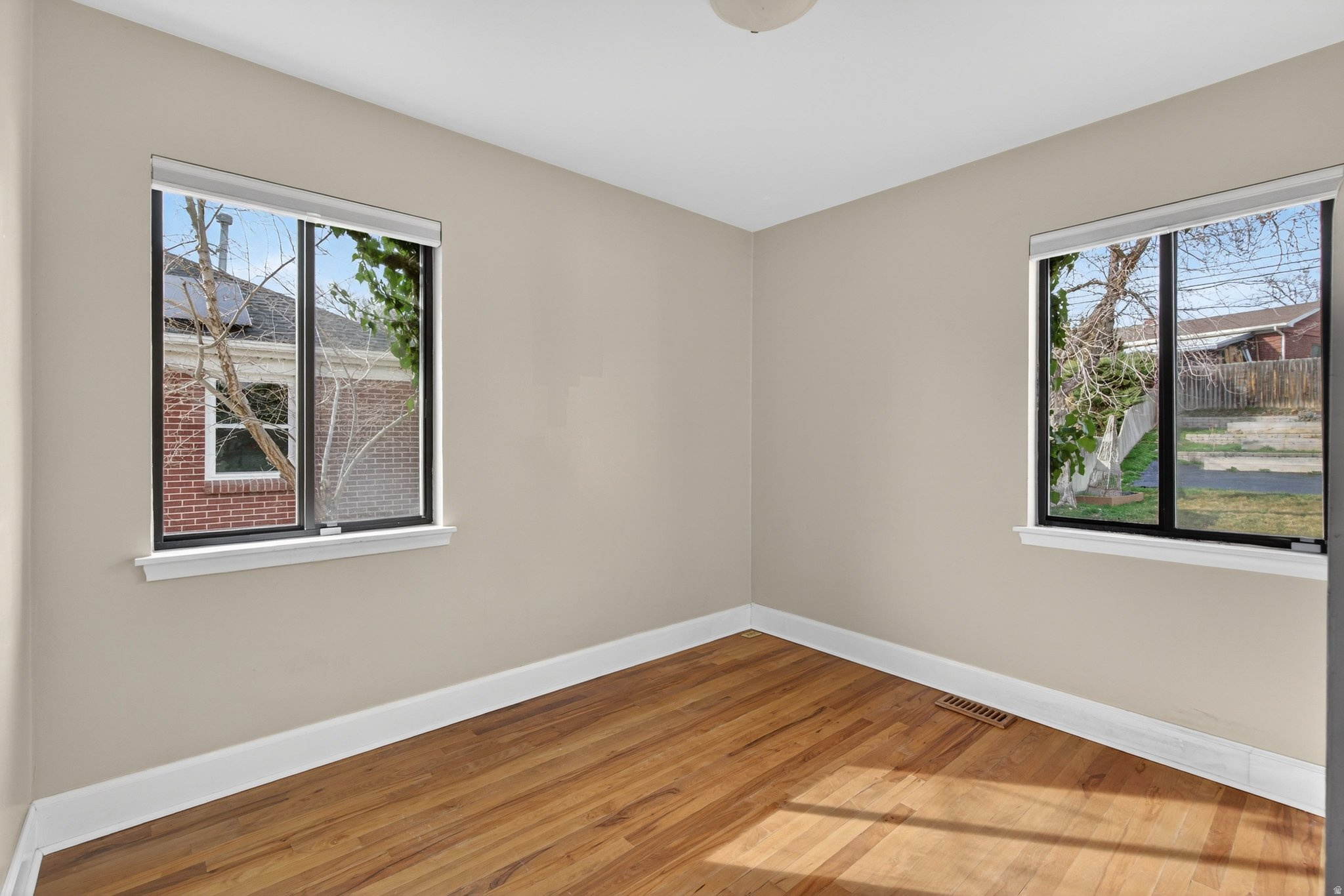 MOUNTAINAIRE ACRES - Residential