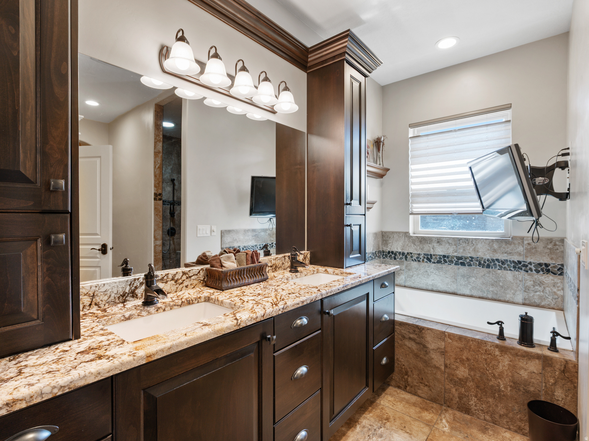 BROOKFIELD ESTATES - Residential