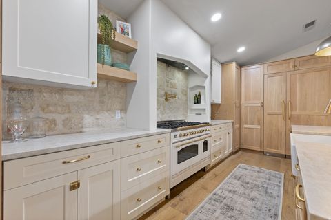 Tiny photo for 126 S SUNSET DR, Farmington, UT 84025 (MLS # 2167938)