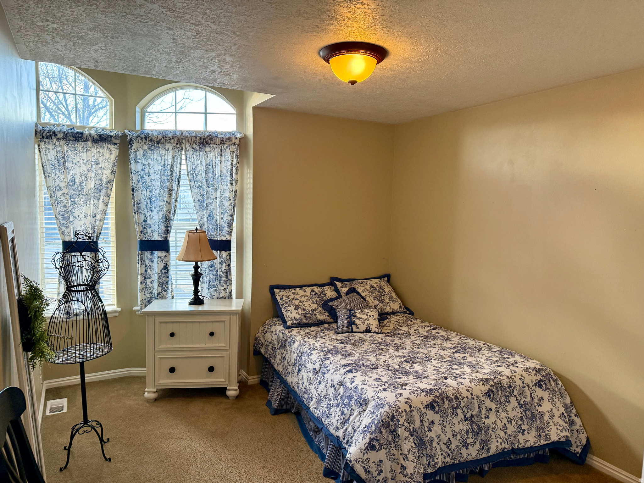 RIVERTON VILLAGE - Residential