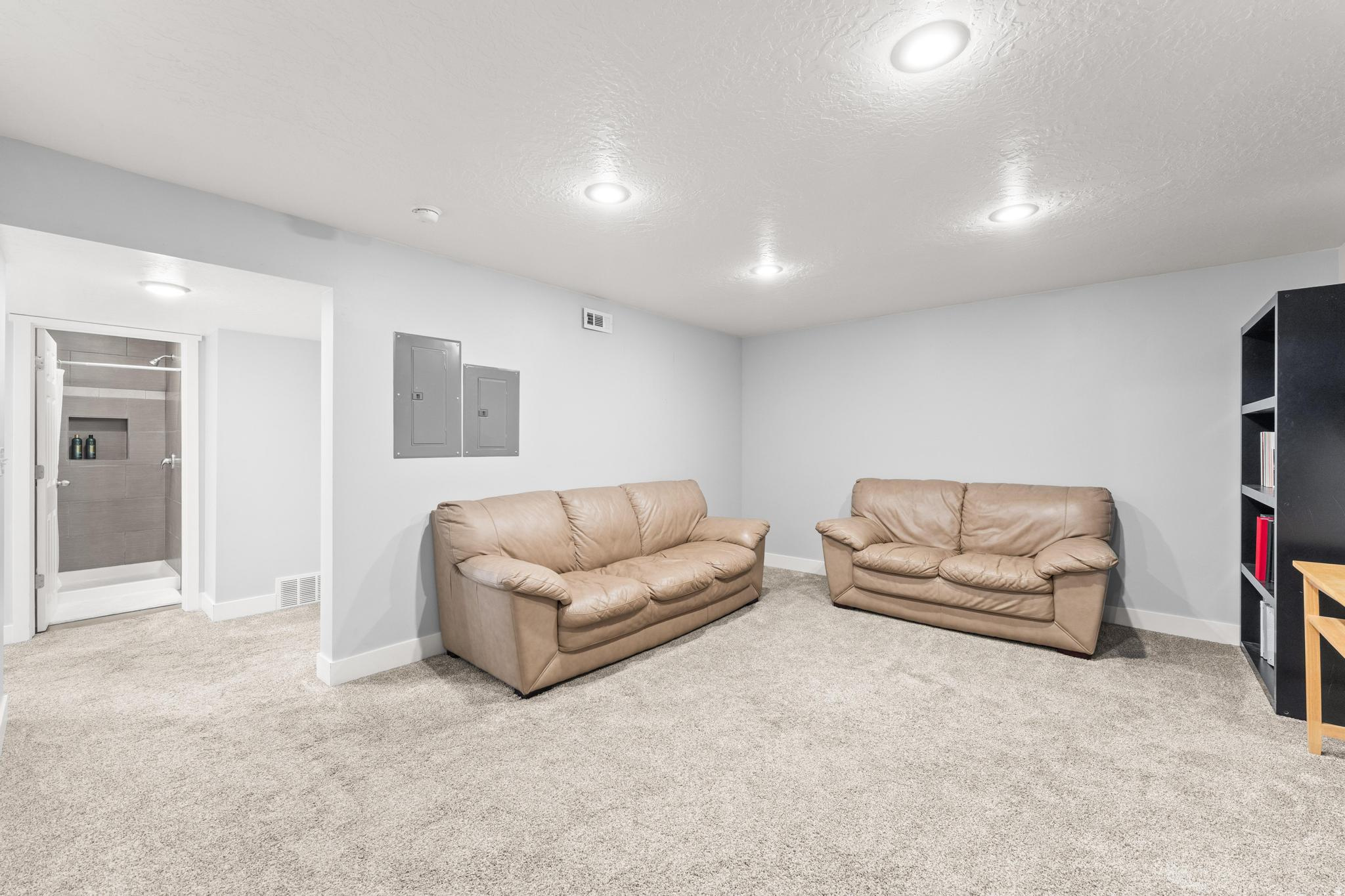 APPLE ESTATES - Residential