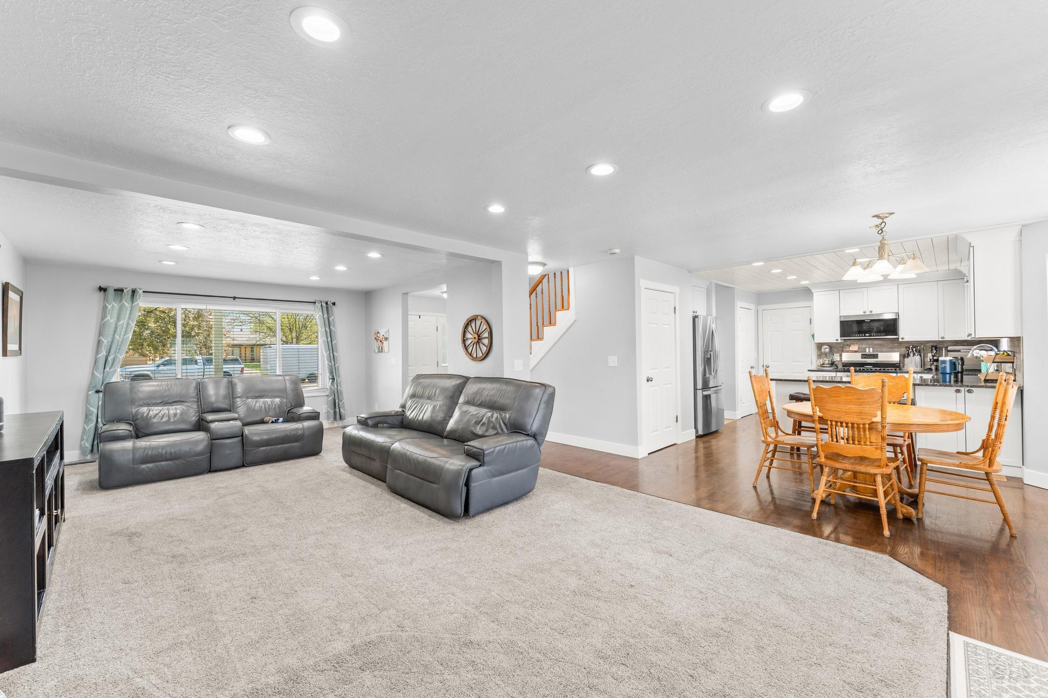 APPLE ESTATES - Residential