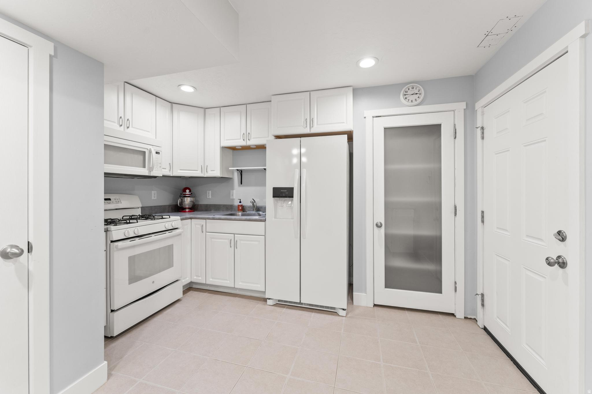 APPLE ESTATES - Residential