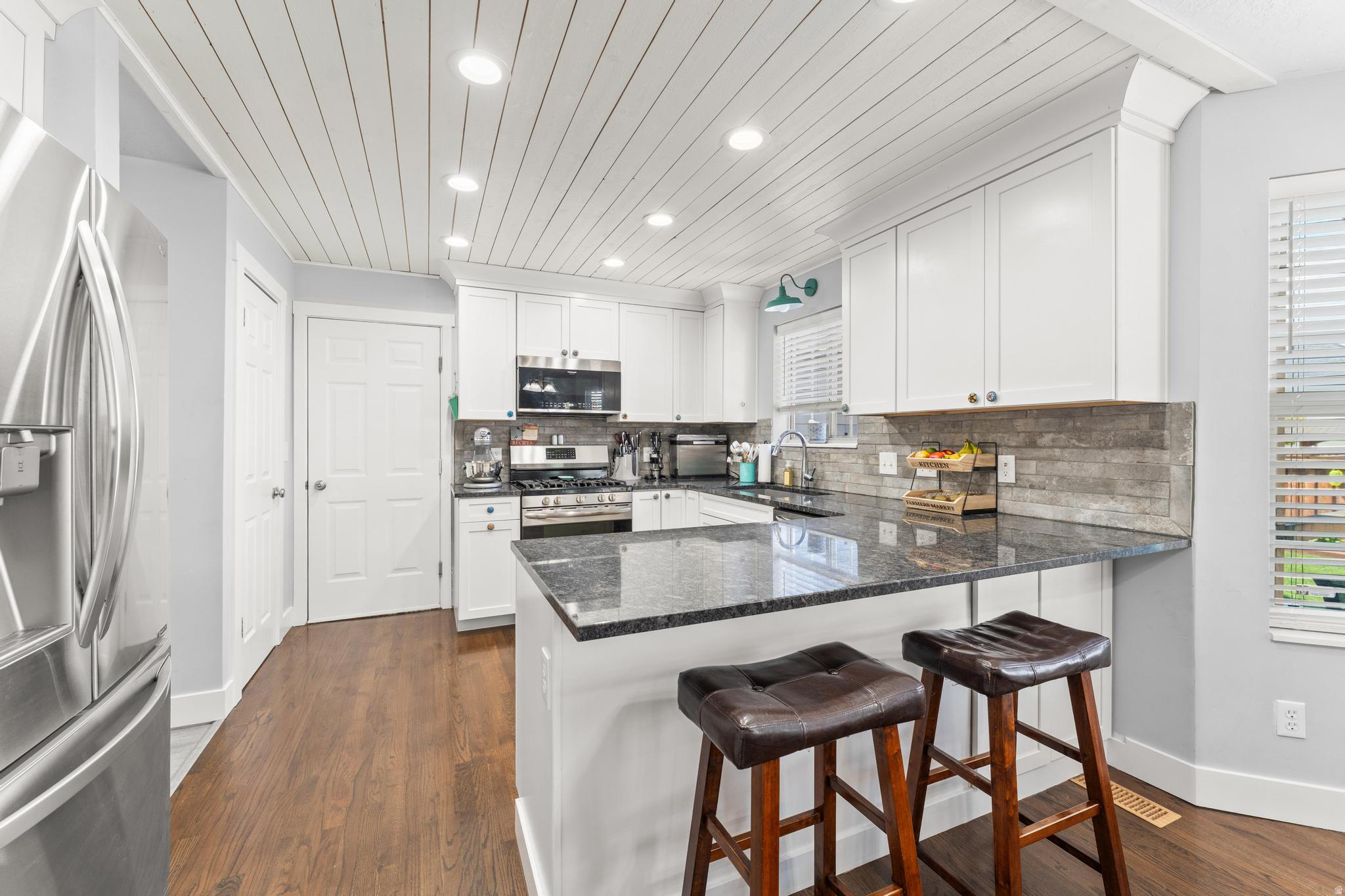 APPLE ESTATES - Residential