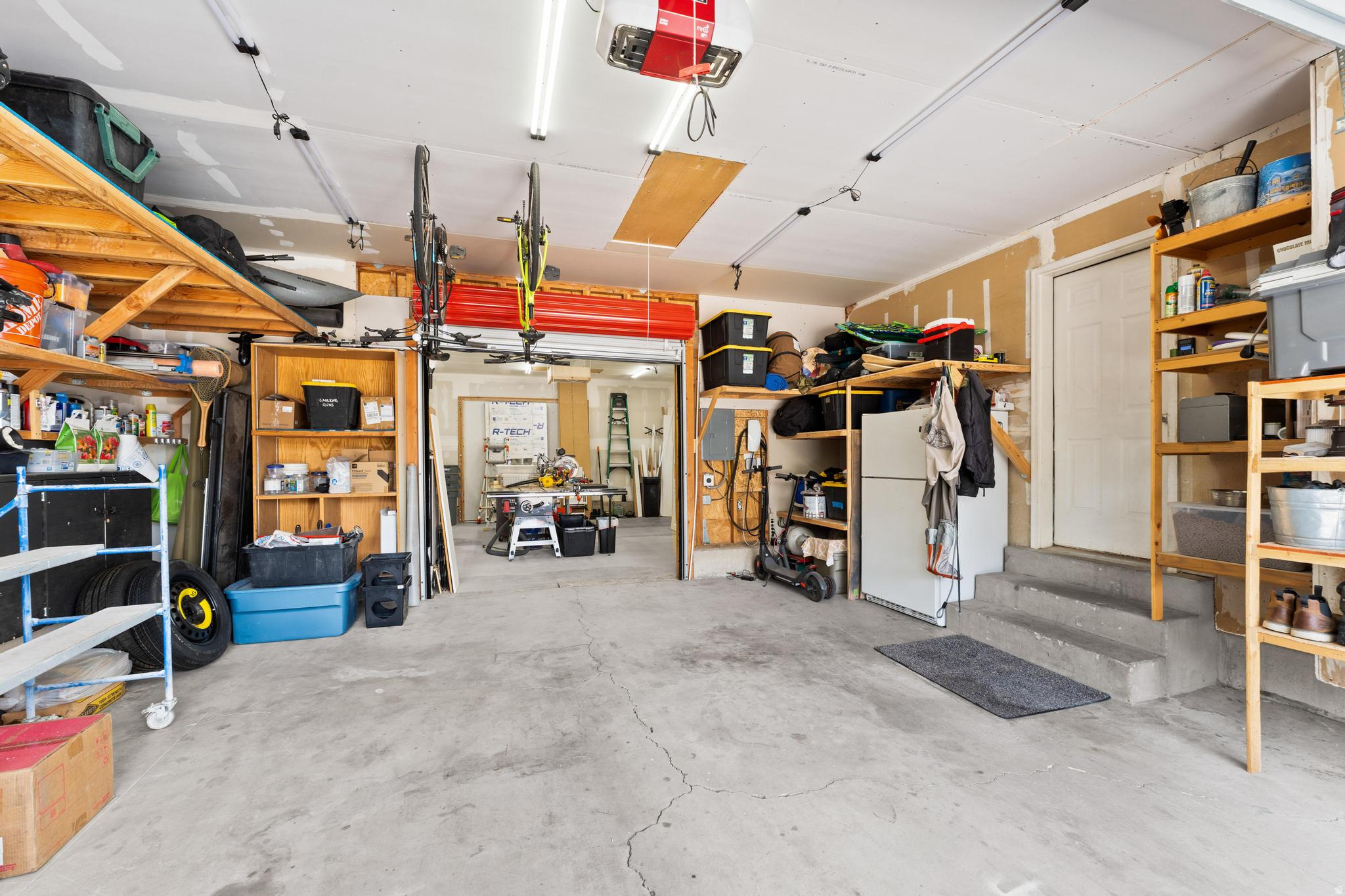 APPLE ESTATES - Residential