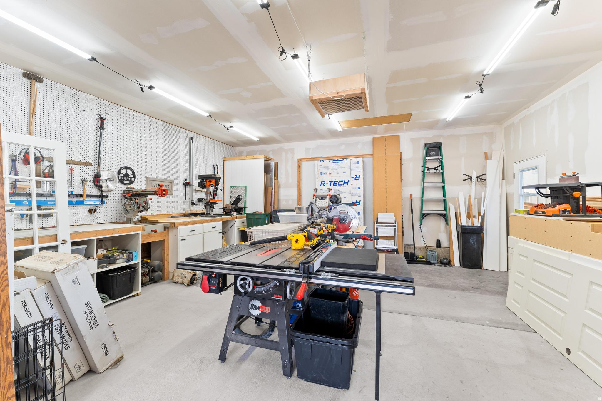 APPLE ESTATES - Residential