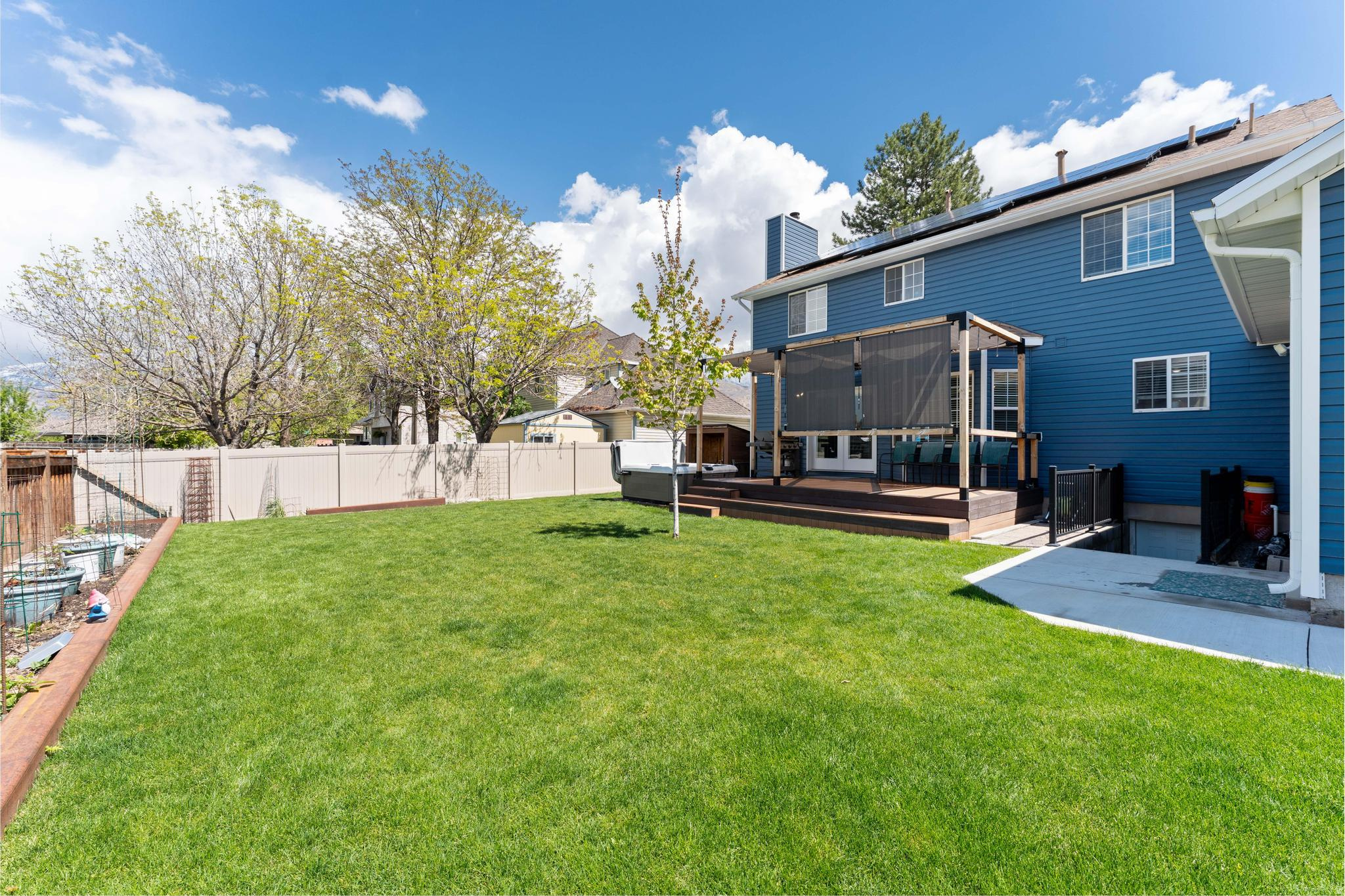 APPLE ESTATES - Residential