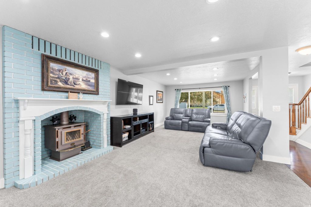 Photo of 1013 N MAIN ST, Orem, UT 84057 (MLS # 2154222)
