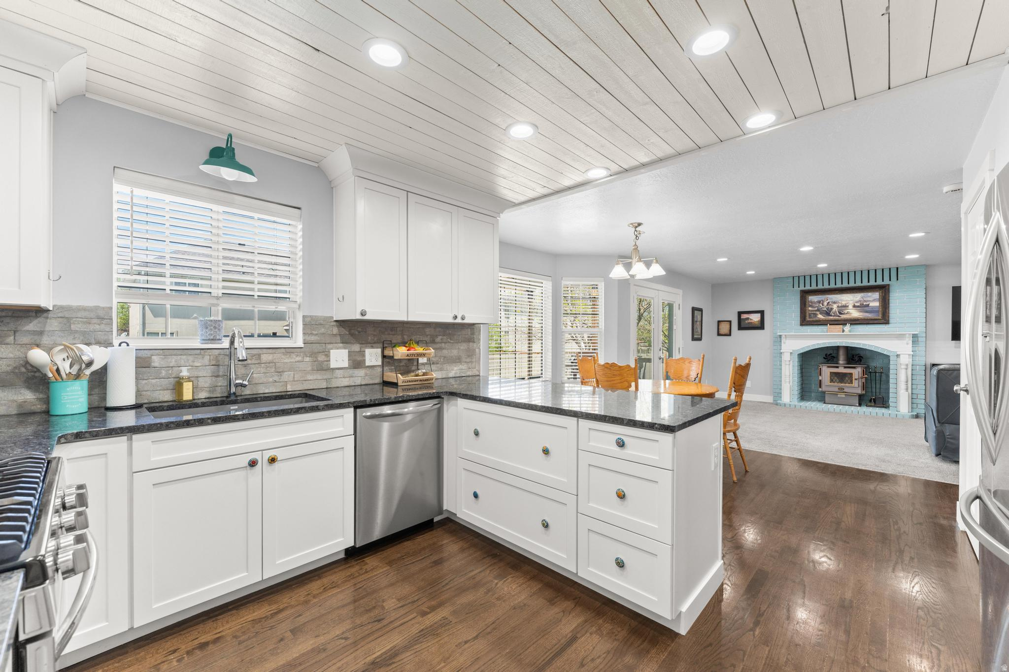 APPLE ESTATES - Residential