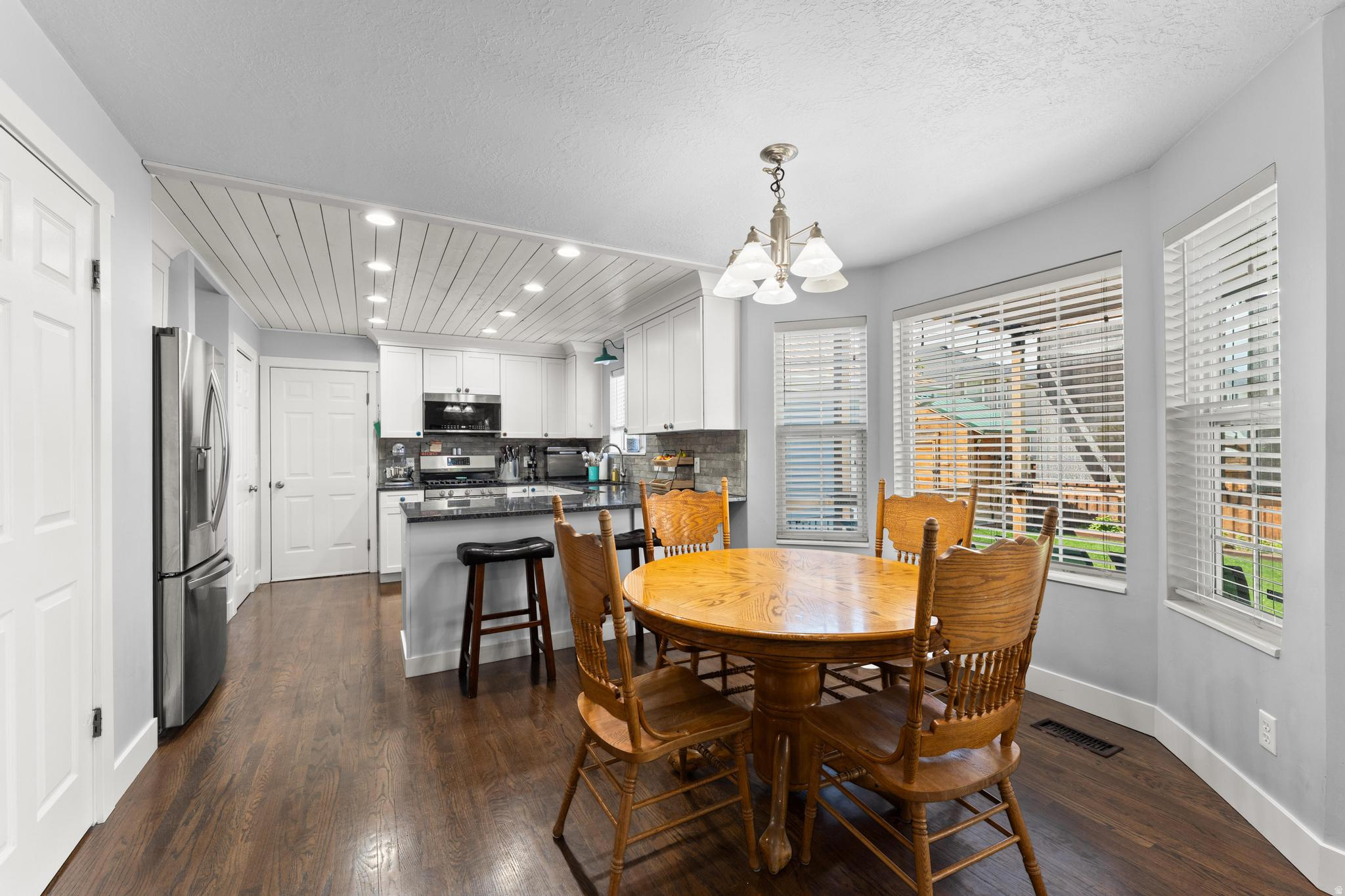 APPLE ESTATES - Residential