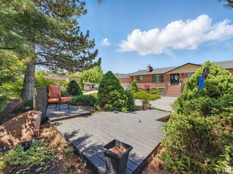 Tiny photo for 208 S 1100 E, Payson, UT 84651 (MLS # 2116457)