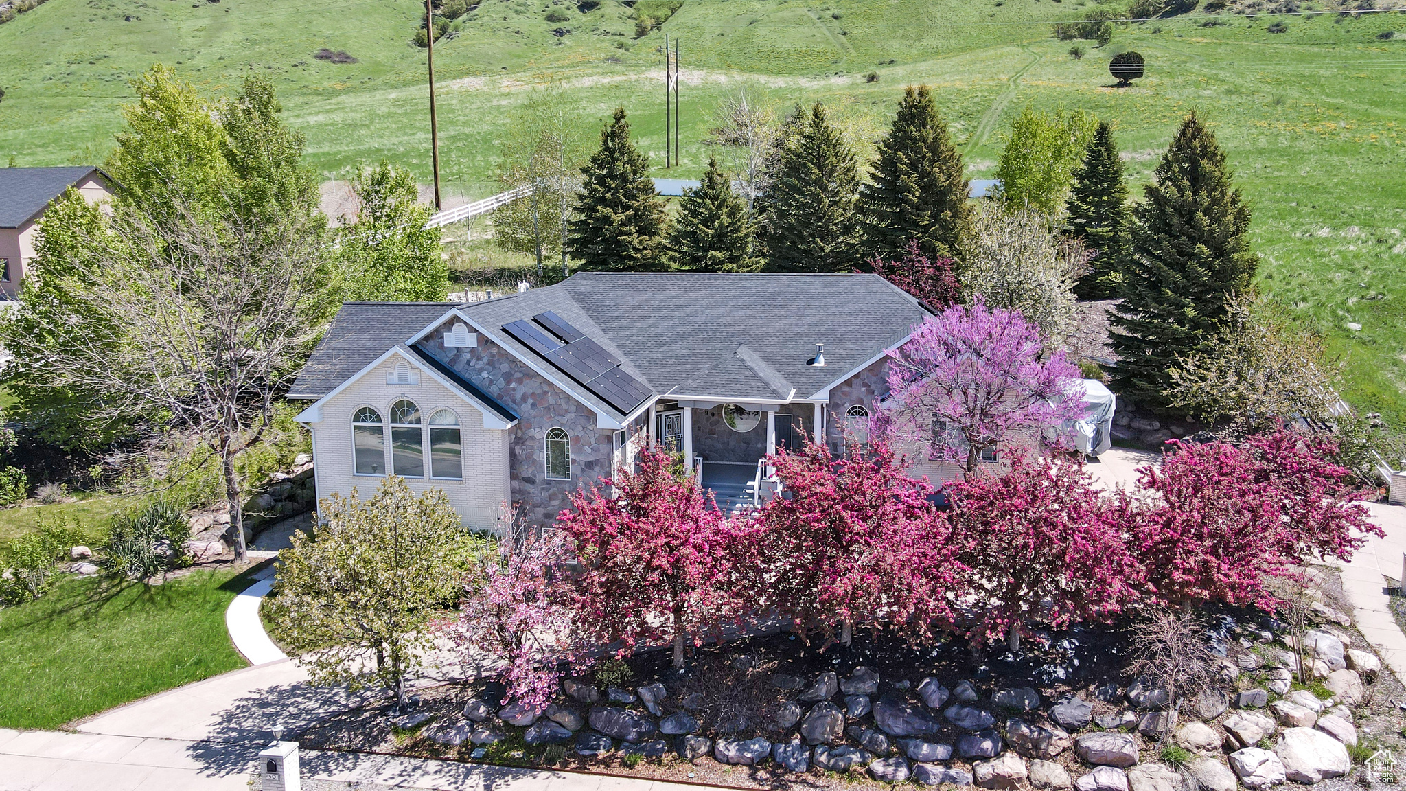 90 S Sherwood Dr, Providence, Utah image 1