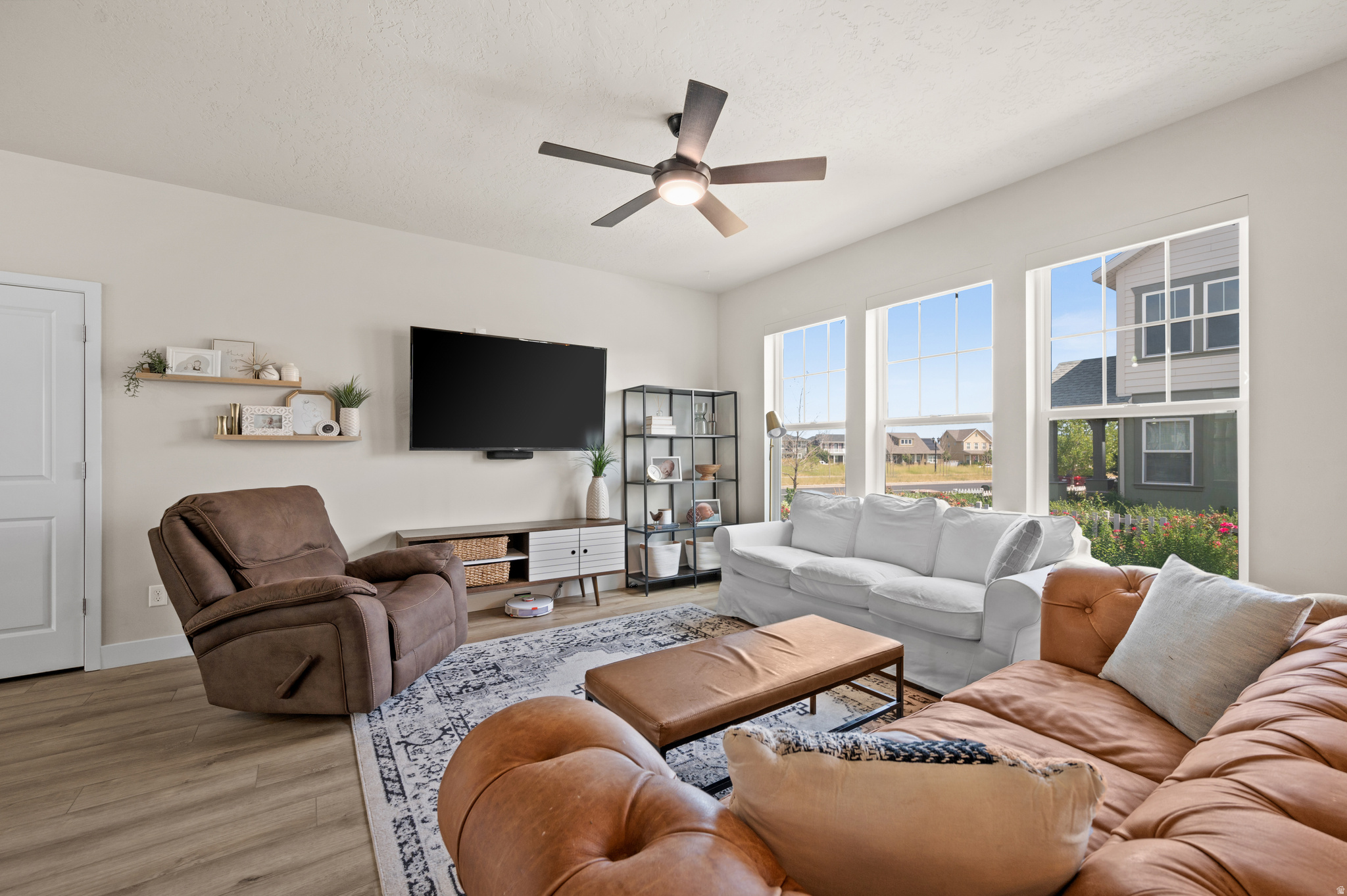 DAYBREAK - Residential