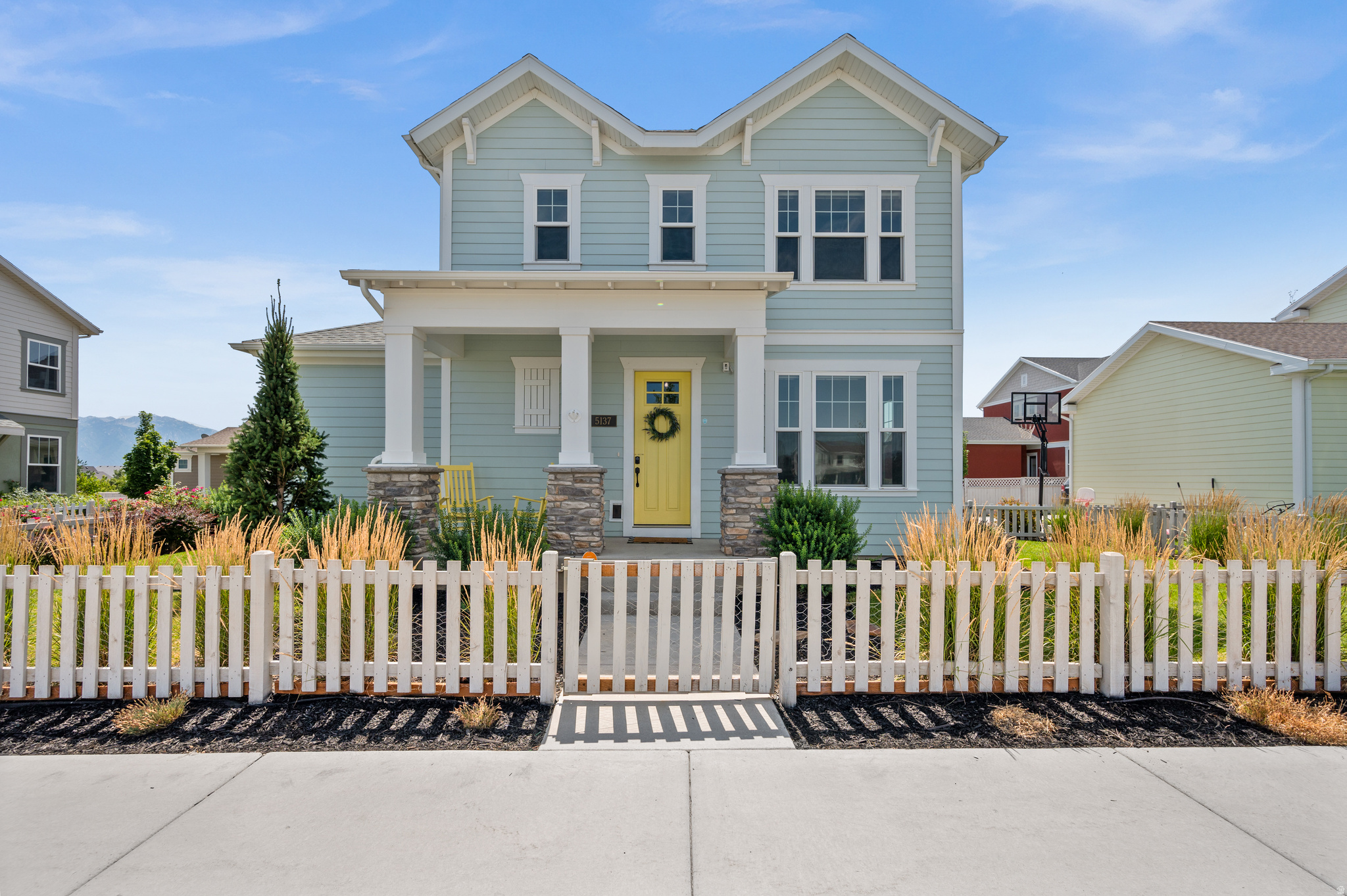 DAYBREAK - Residential