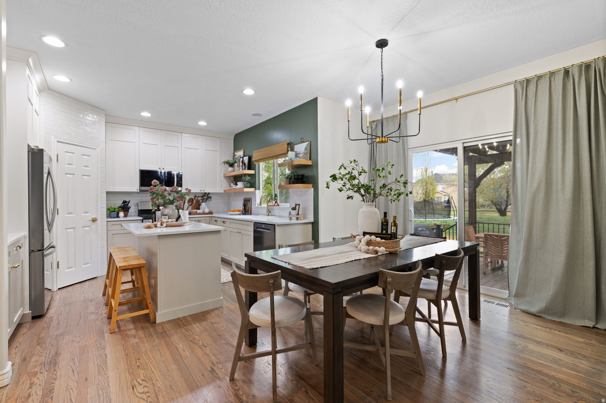 WINDSOR MEADOWS - Residential