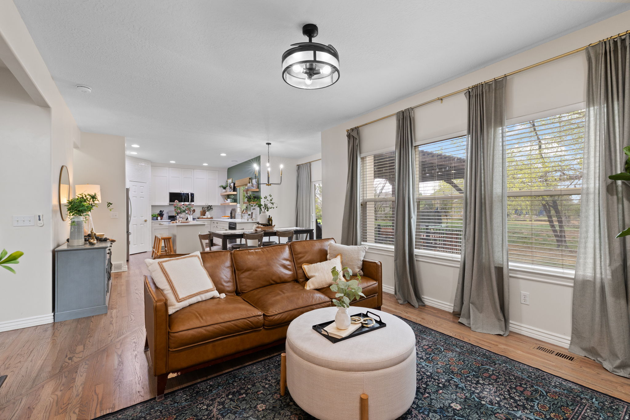 WINDSOR MEADOWS - Residential