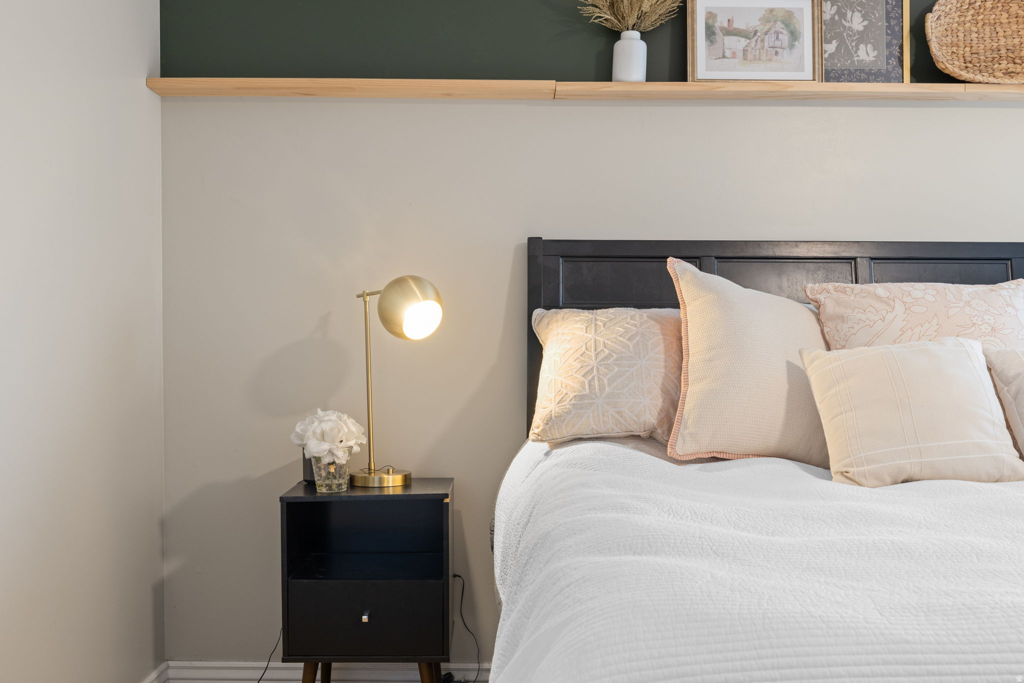 WINDSOR MEADOWS - Residential