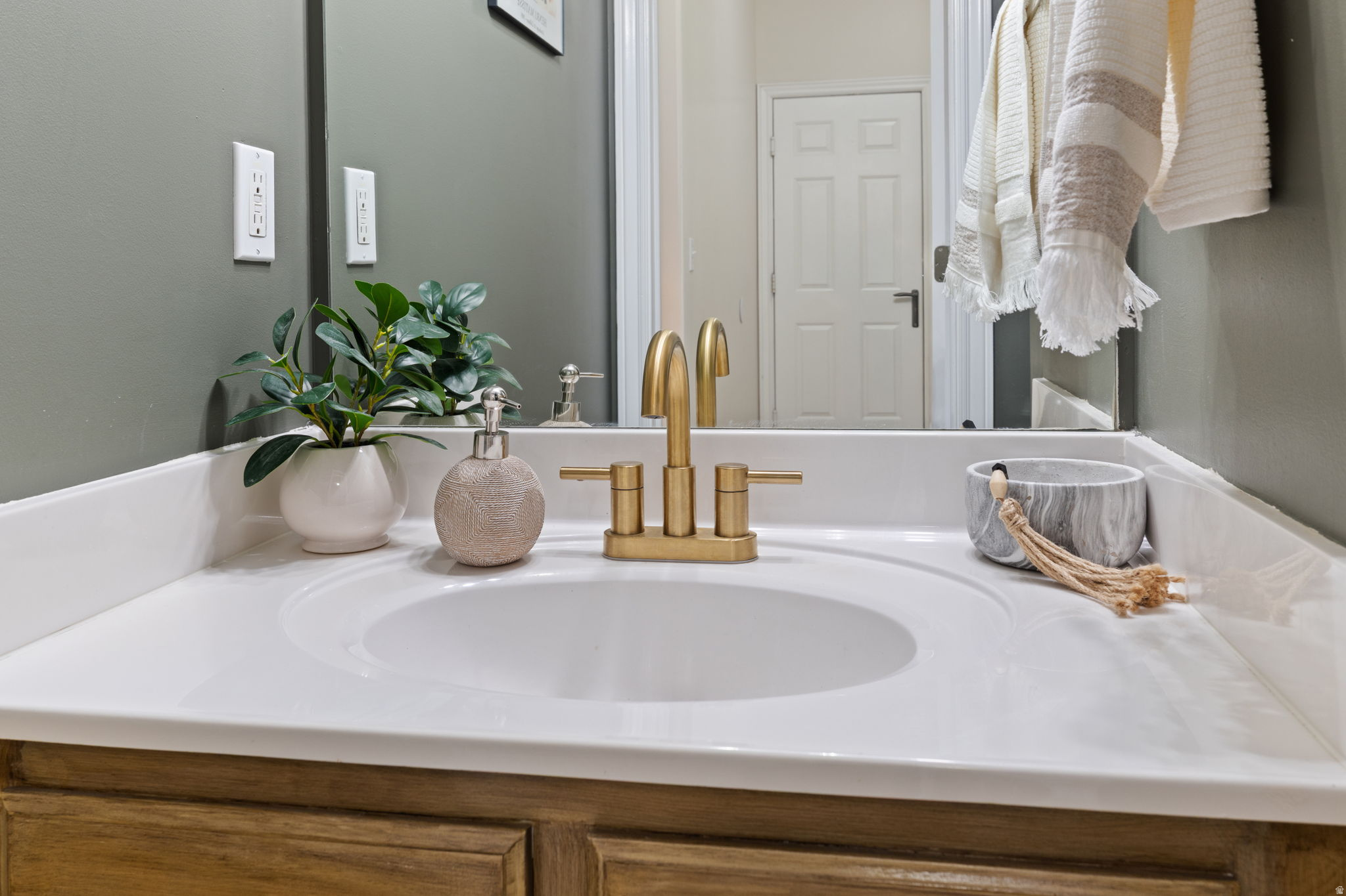 WINDSOR MEADOWS - Residential