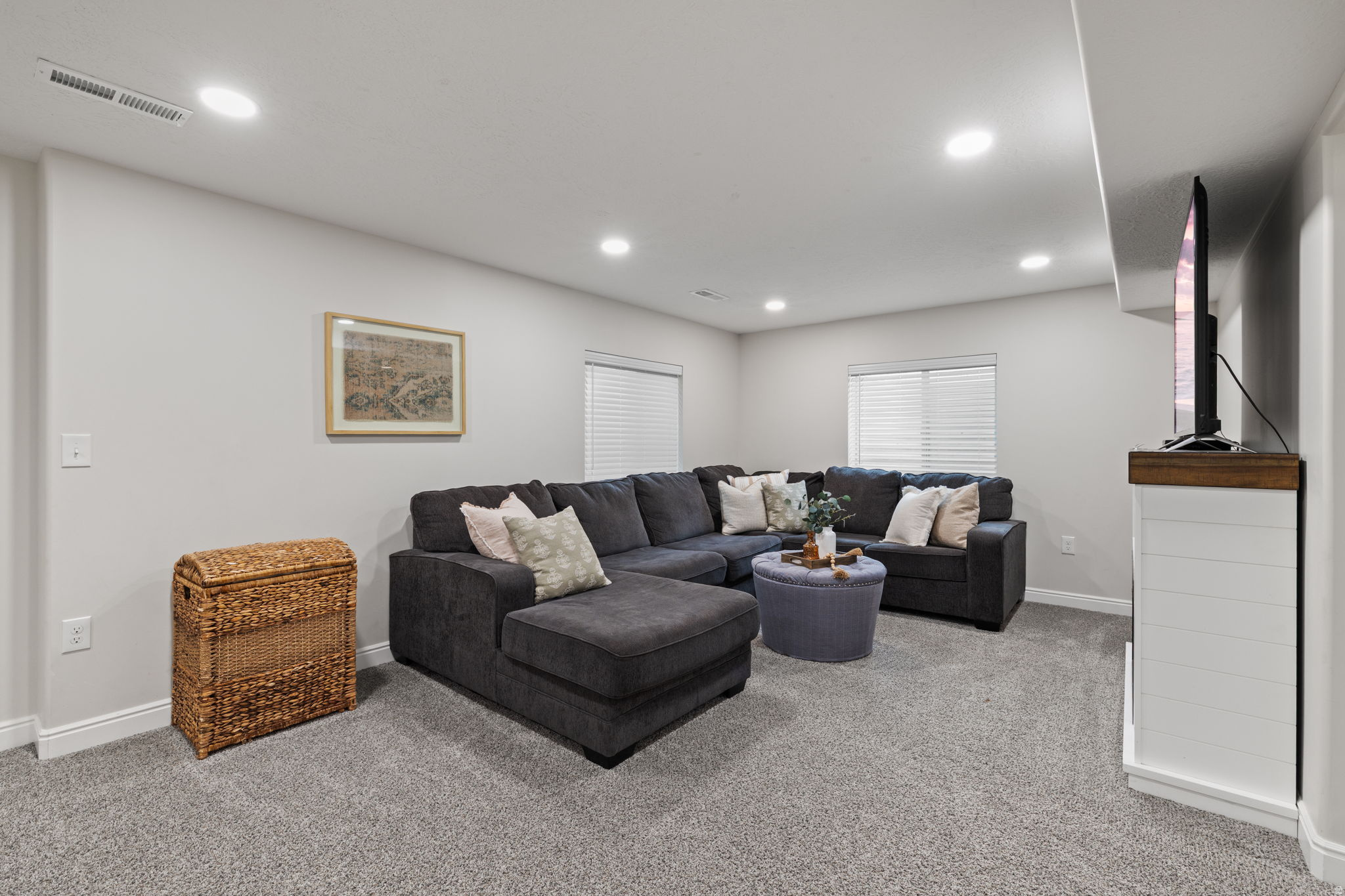 WINDSOR MEADOWS - Residential