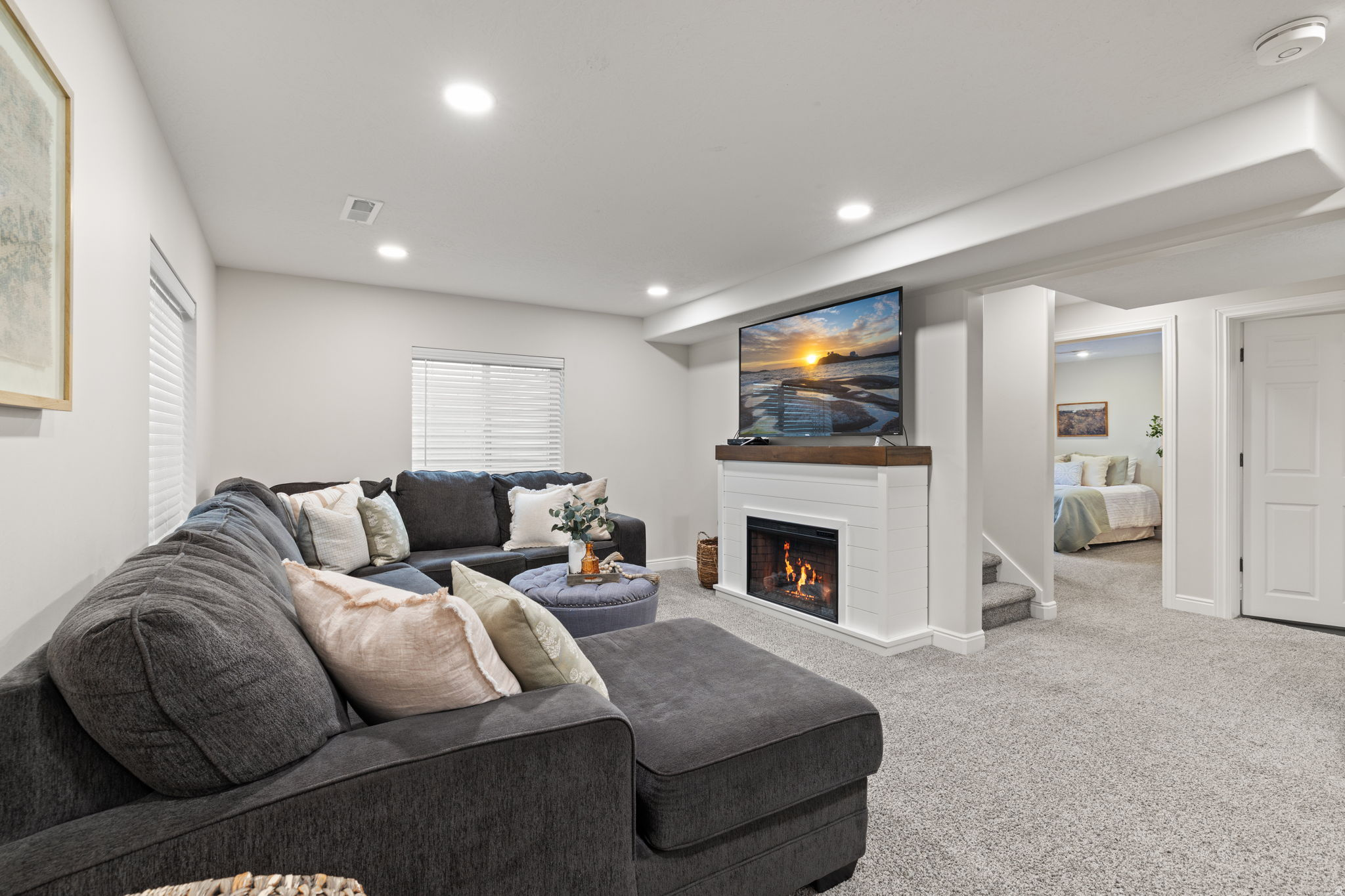 WINDSOR MEADOWS - Residential