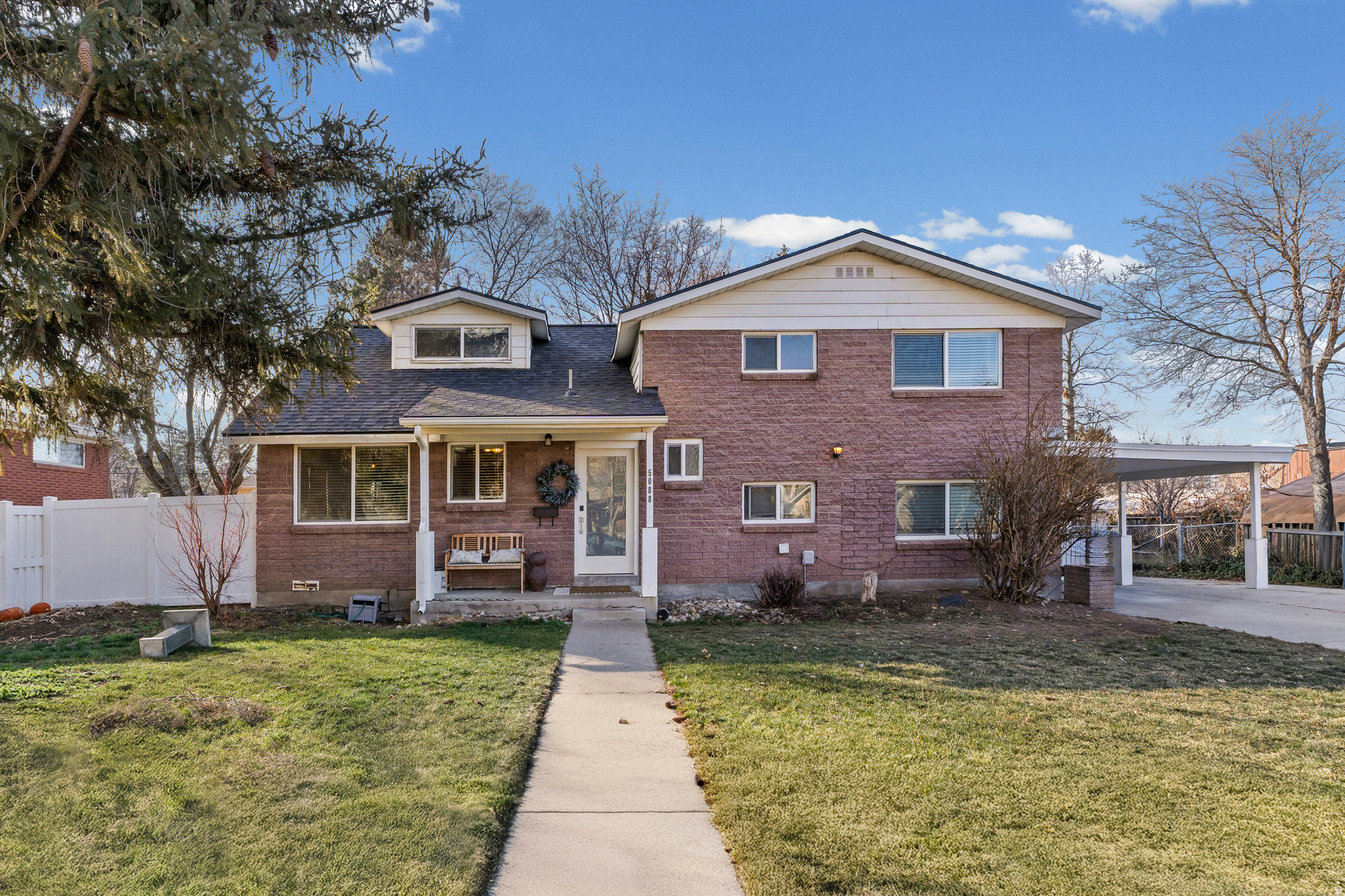 CRESTWOOD - Residential