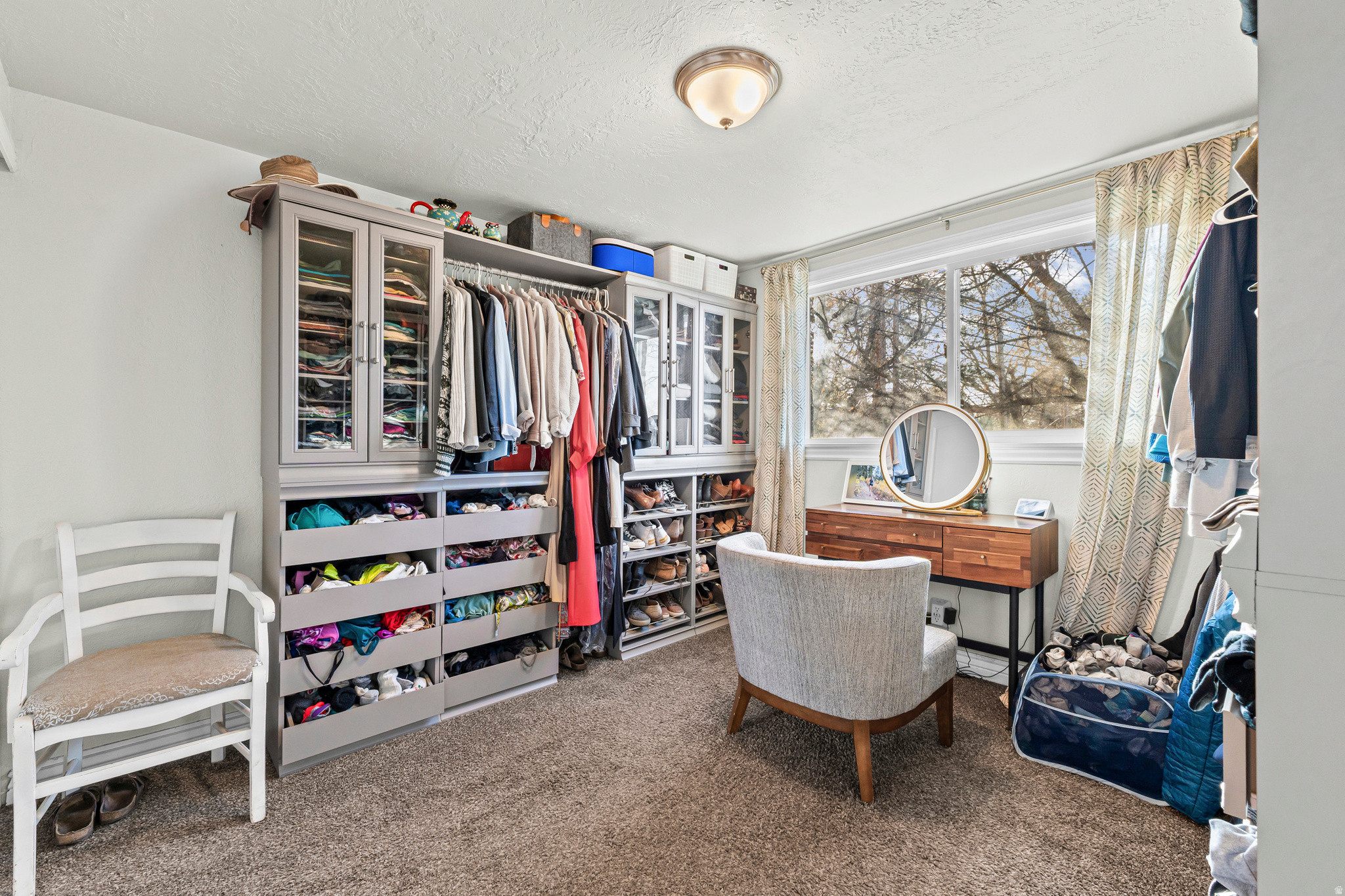 CRESTWOOD - Residential