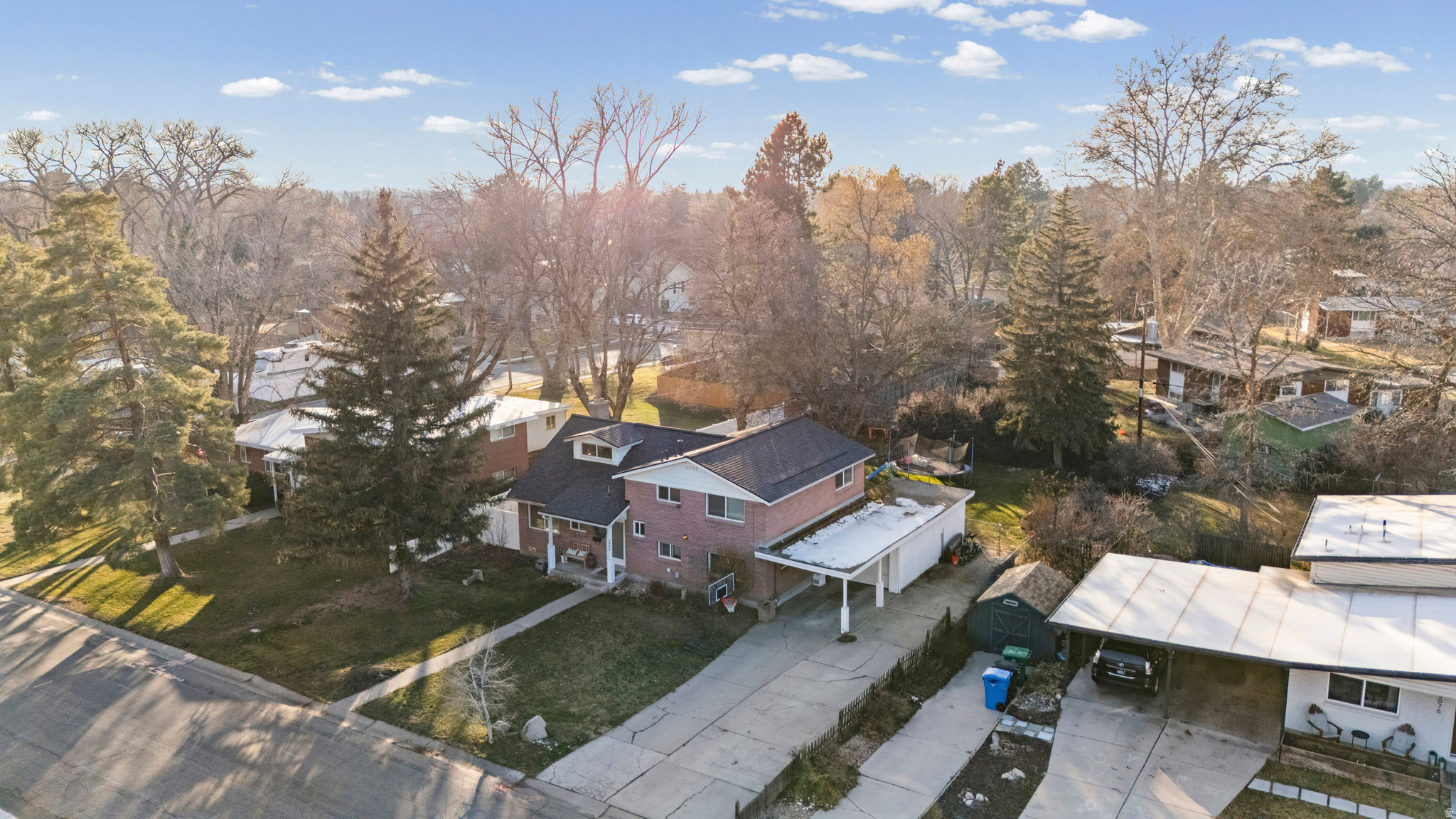 CRESTWOOD - Residential