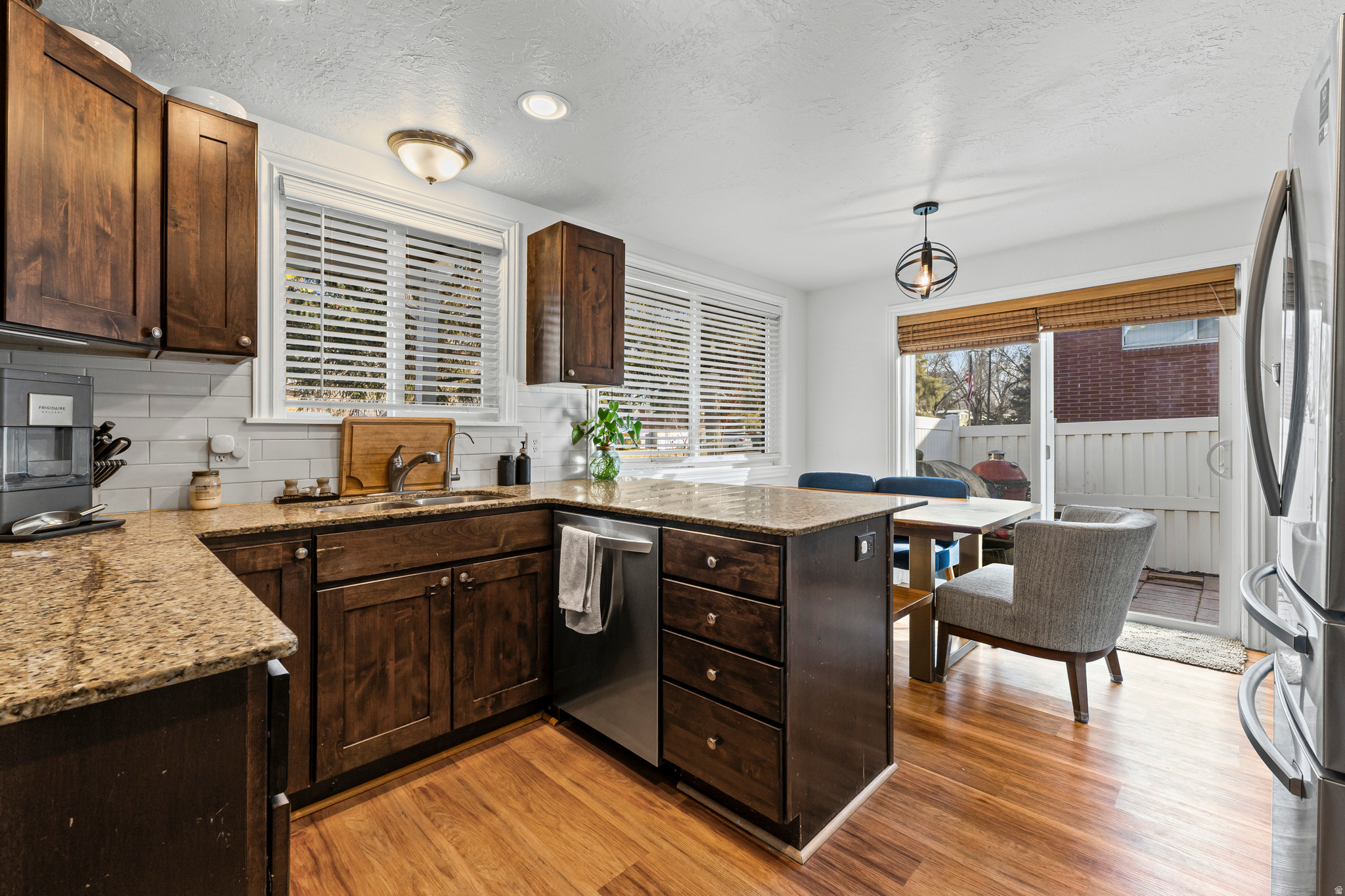 CRESTWOOD - Residential