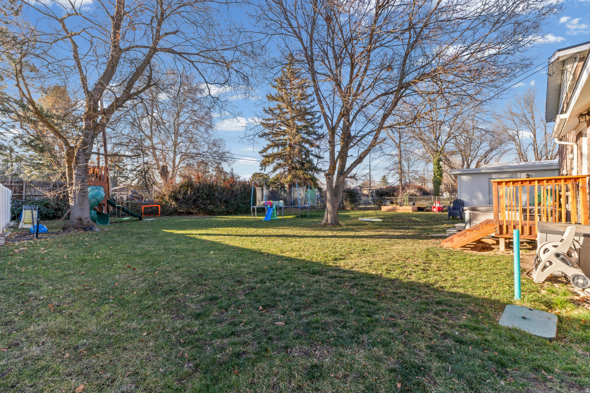 CRESTWOOD - Residential