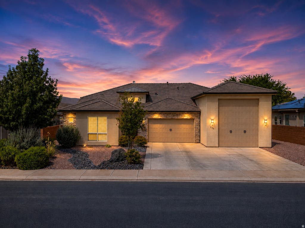 Photo of 528 S MORNING RETREAT DR, Ivins, UT 84738 (MLS # 2178971)