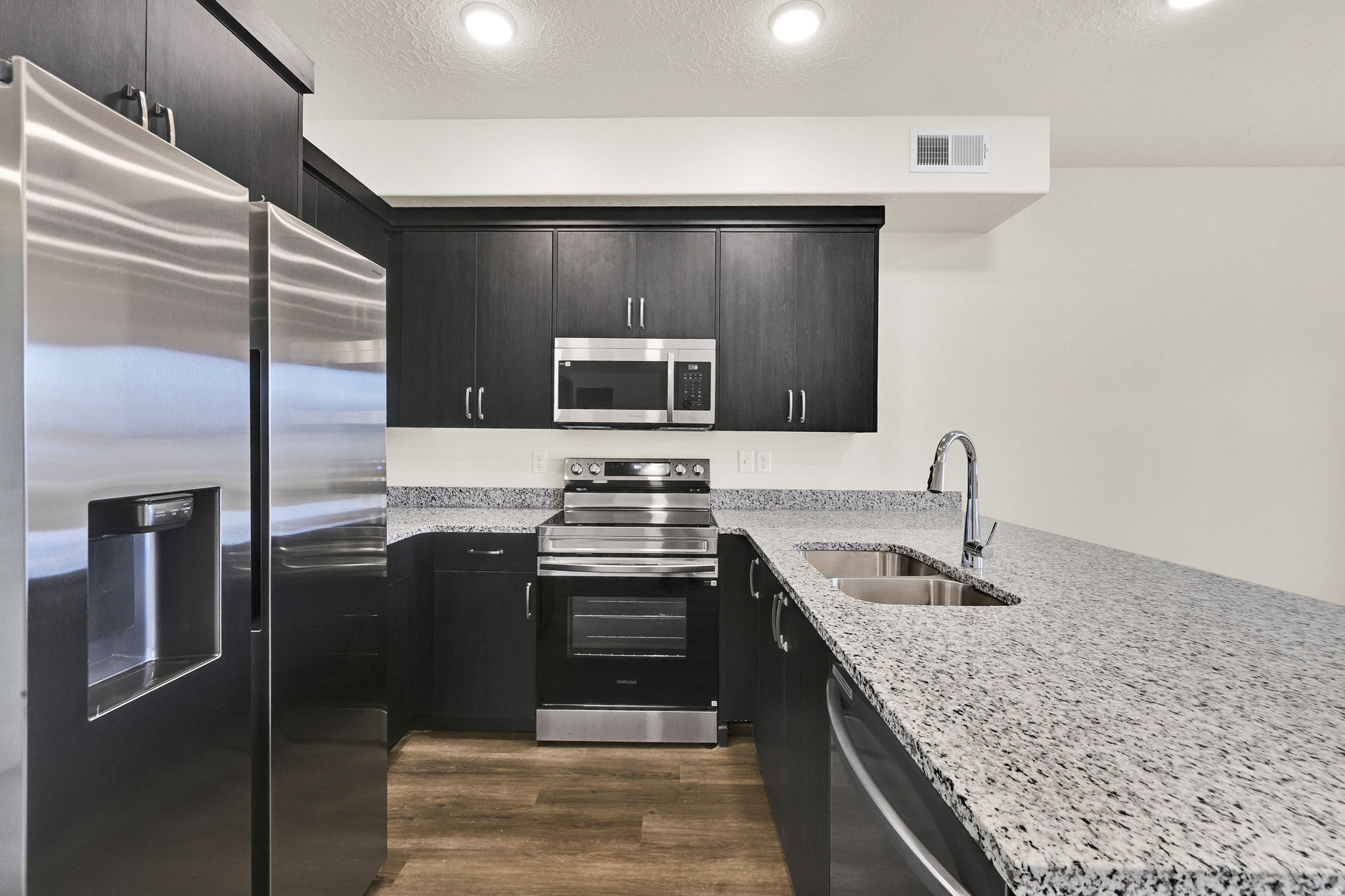 ASPEN APTS - Residential Income