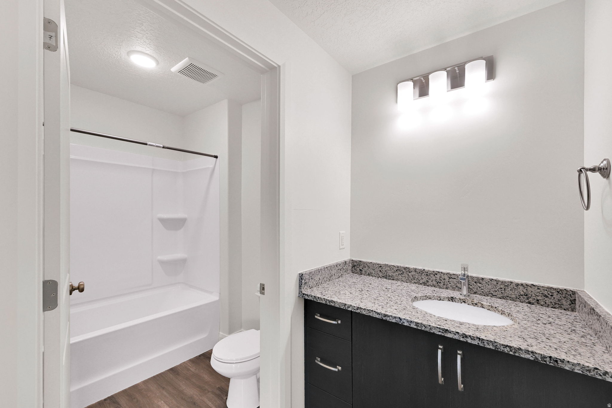 ASPEN APTS - Residential Income