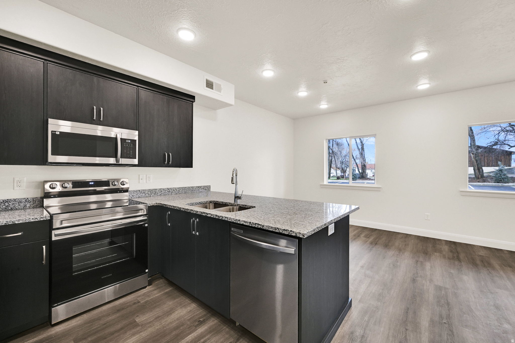 ASPEN APTS - Residential Income