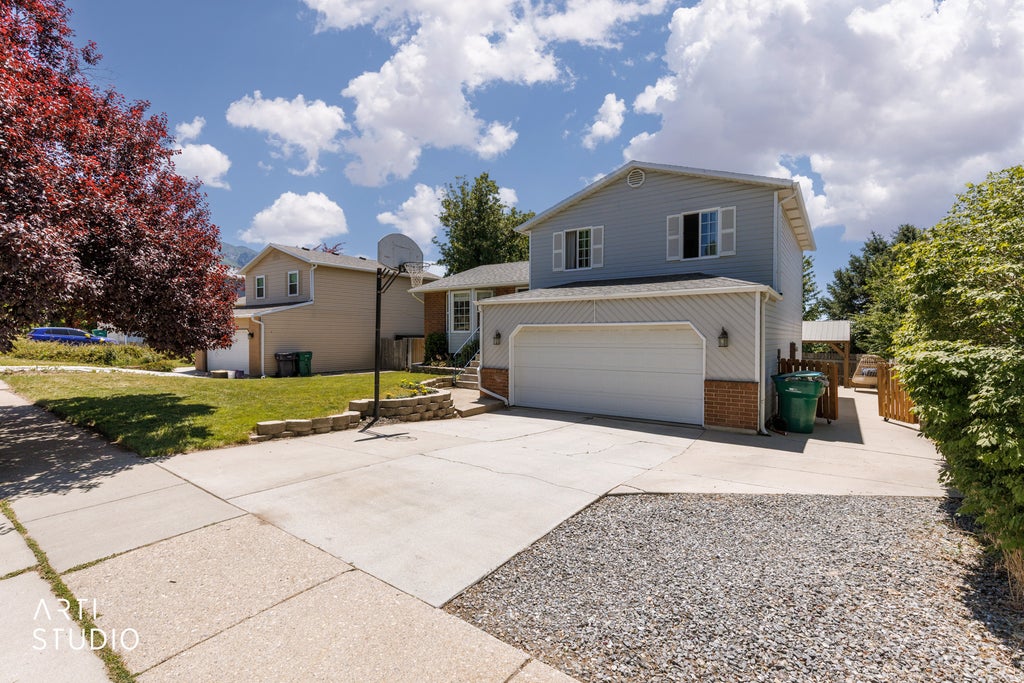 Photo of 1122 E 2400 N, Layton, UT 84040 (MLS # 2164793)