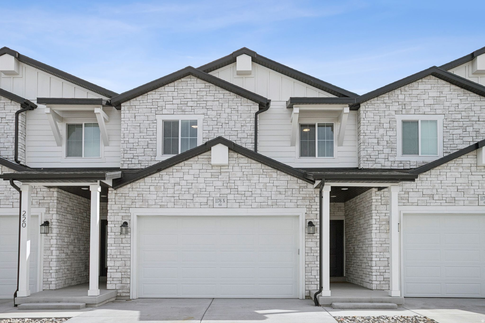 LEXINGTON TOWN HOMES - Residential