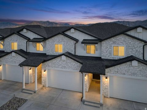 Townhouse For Sale - 1176 N 620 #221<br/> Tooele, UT 84074
